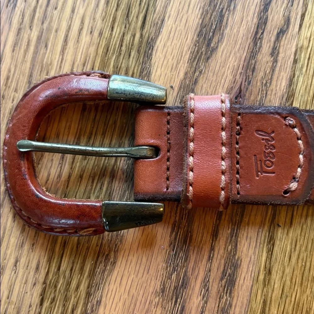 Fossil sz M brown leather belt with brass/leather buckle